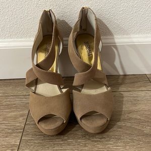 NEW Michael Kors Suede across Cross Strap Pumps 9.5